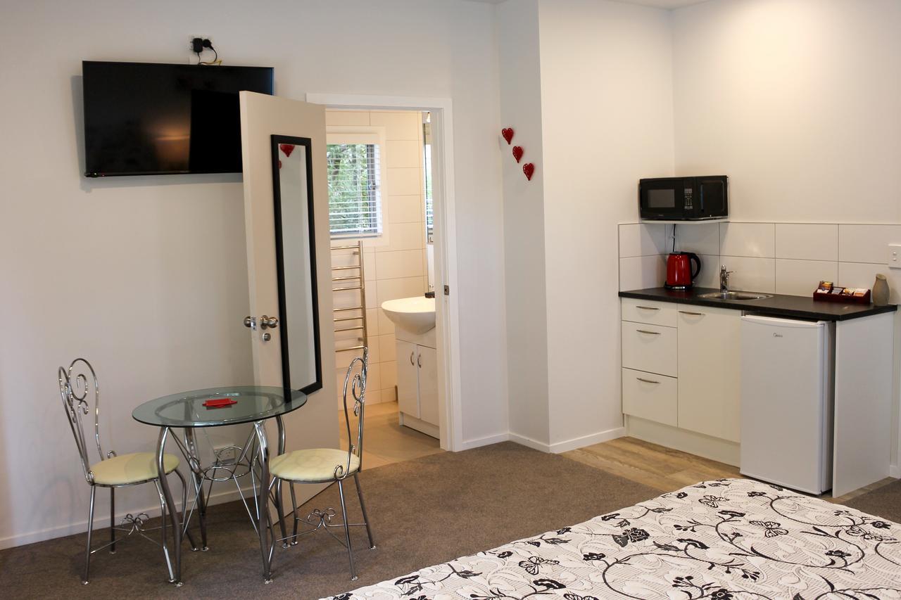 Amazing Kiwi Lodge Whangamata Extérieur photo